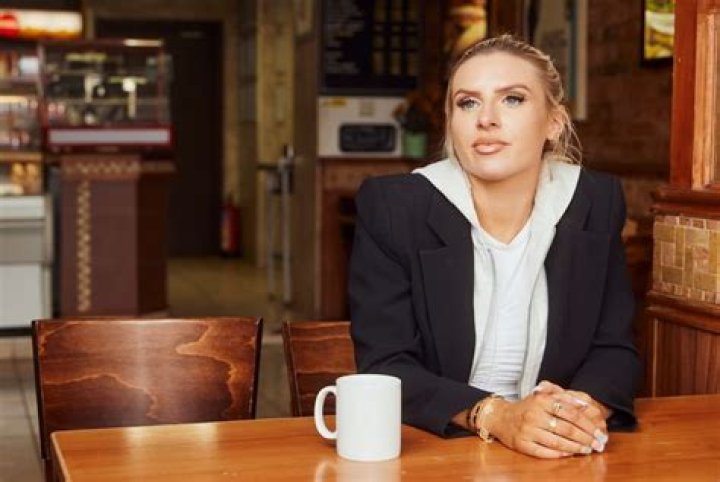 chloe burrows professional life chloe burrows professional life