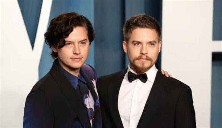 Cole Sprouse's new GF Cole Sprouse's new GF