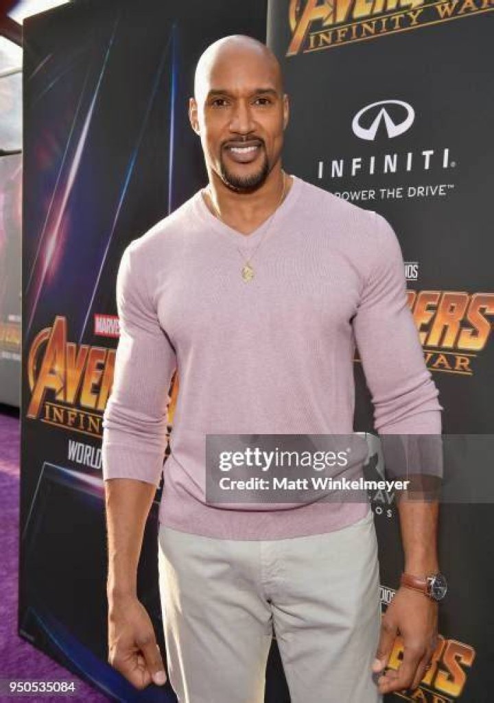 Henry Simmons' Height