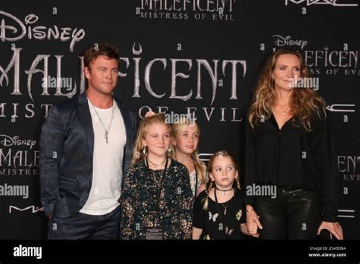 Holly Hemsworth Holly Hemsworth