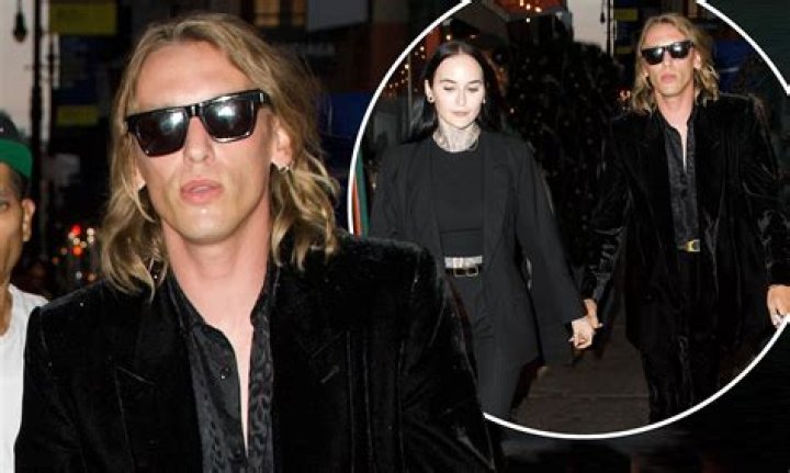 Jamie Campbell Bower with his girlfriend Ruby Quilter