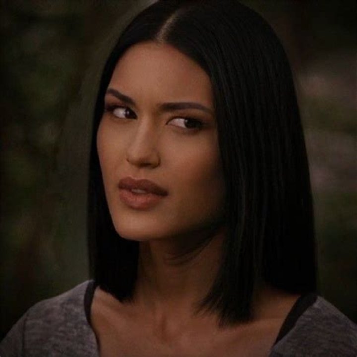Julia Jones Twilight Saga