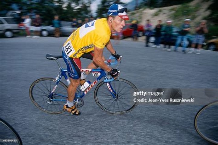 Lance Armstrong cycling.