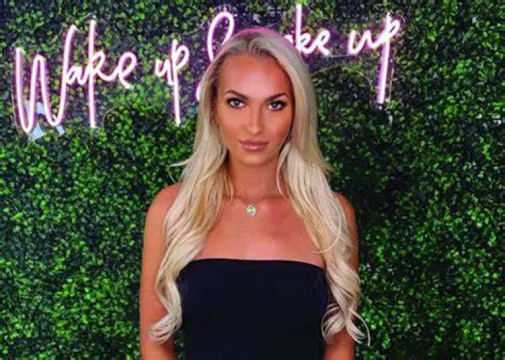 Natalie Buffett Age, Net Worth, Dak, SMU, Father, Bf, Bio 1 Natalie Buffett Age