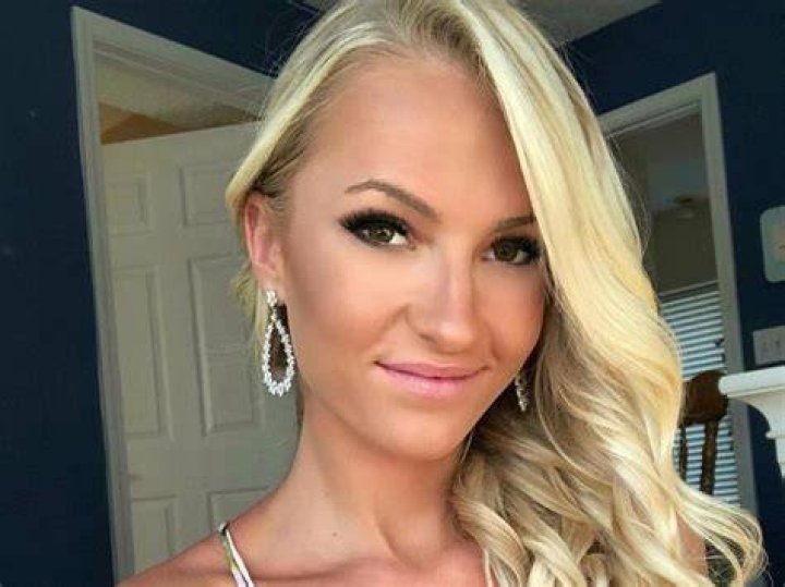 Natalie Buffett Age, Net Worth, Dak, SMU, Father, Bf, Bio 2 Natalie Buffett Net Worth