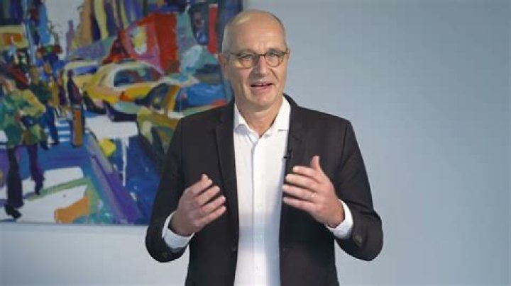 Peter Rawlinson background and education