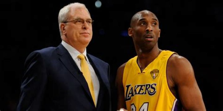 Phil Jackson coaching the Los Angeles Lakers Phil Jackson coaching the Los Angeles Lakers