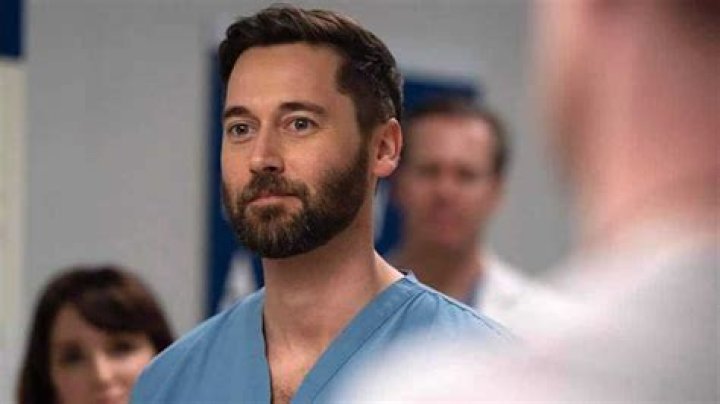 Ryan Eggold height