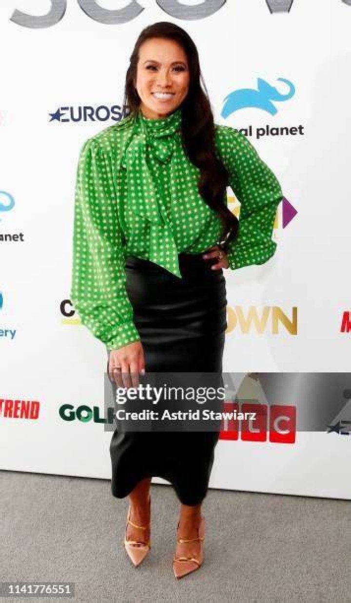 Sandra Lee aka Dr. Pimple Popper photographed candidly