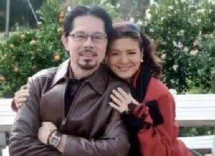 Sandy Andolong parents and siblings