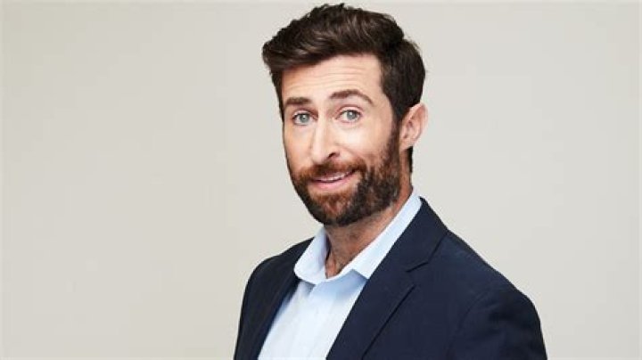 Scott Rogowsky's photo