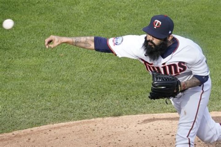 sergio romo contracts
