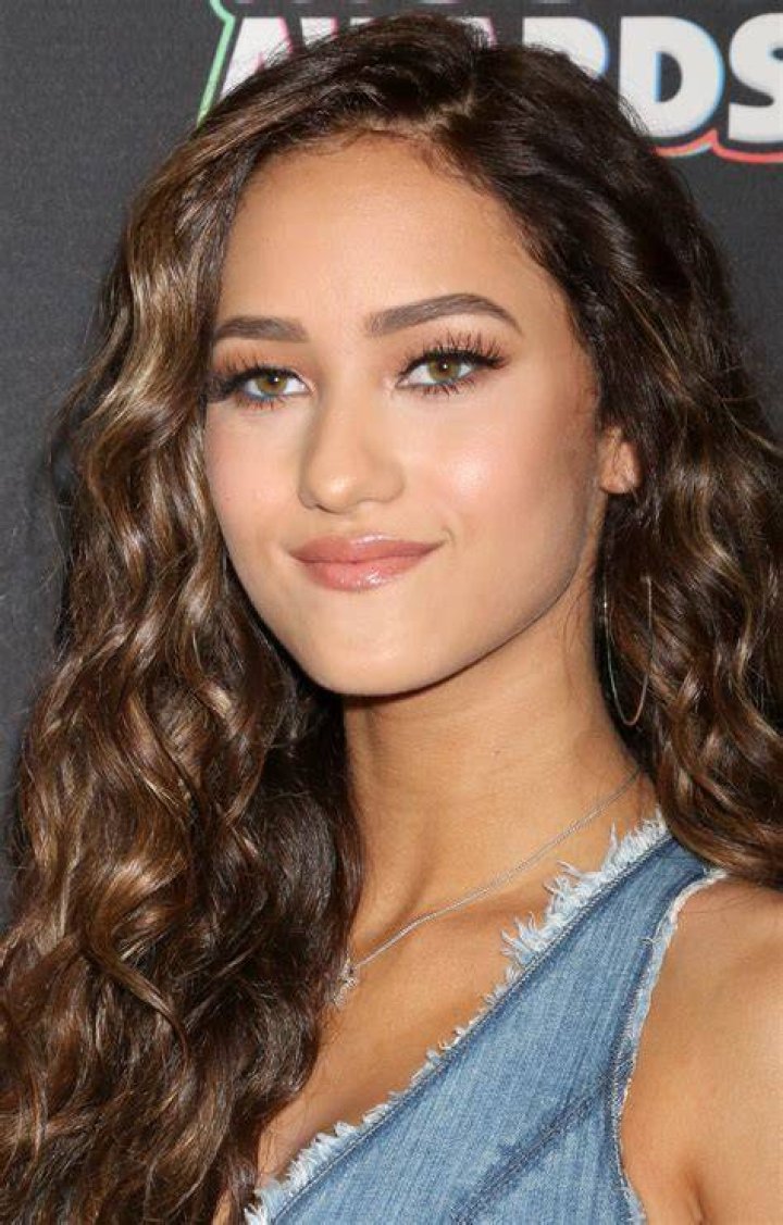 Skylar Stecker Phone Number